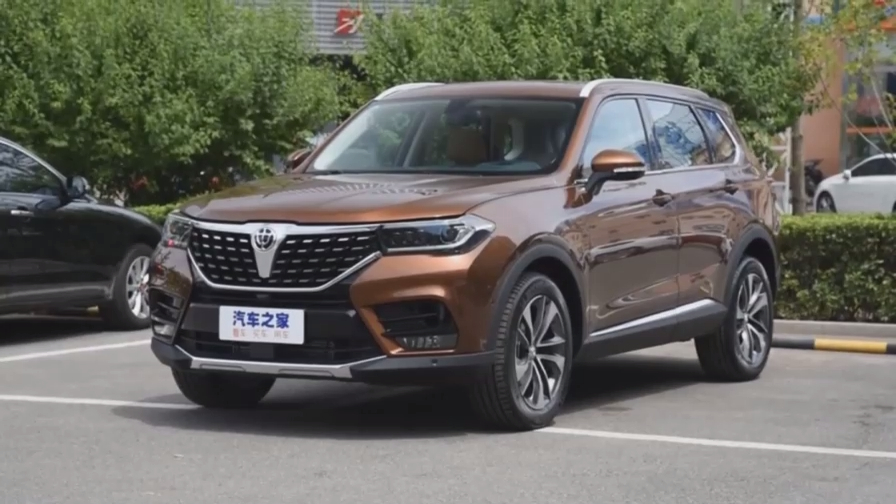 Brilliance V7 | НОВЫЙ флагманский внедорожник с технологиями от BMW Brilliance смотреть онлайн