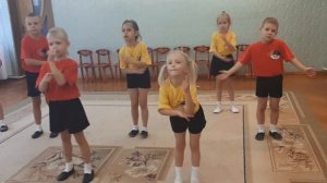 Подвижная разминка "Муха справа..."