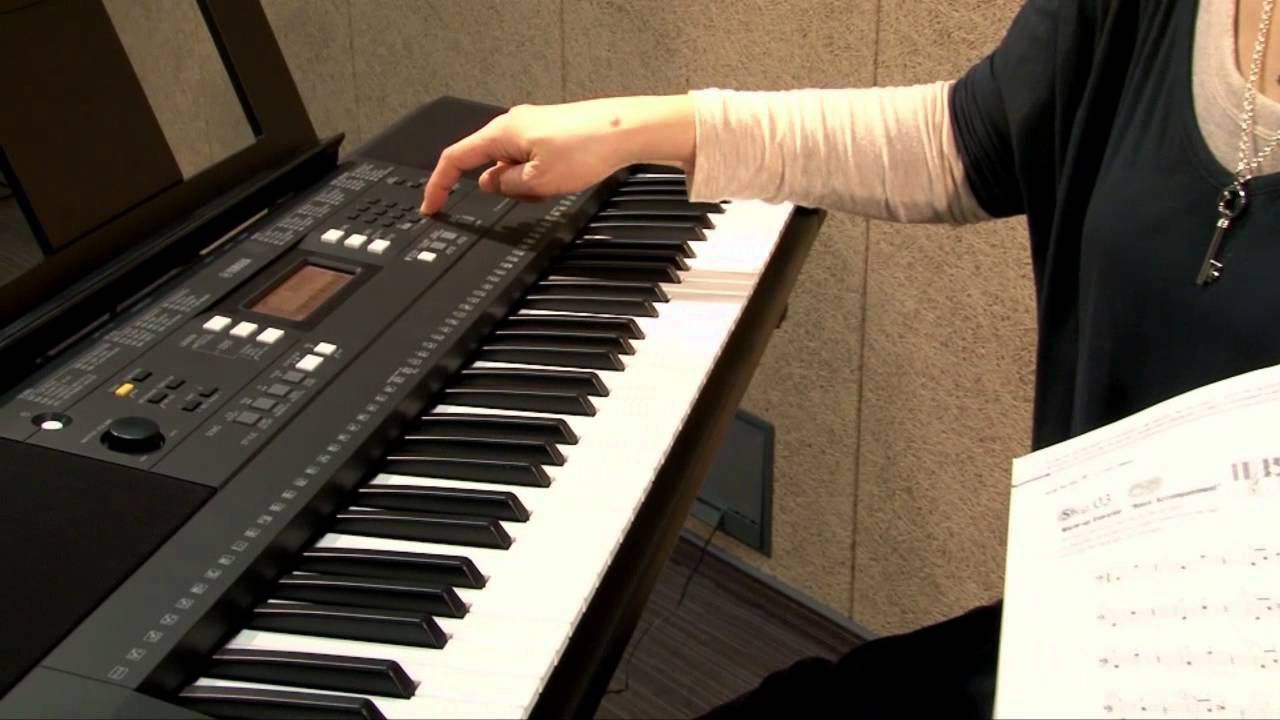Демонстрация функции обучения на синтезаторе Yamaha PSR-E343 смотреть онлайн