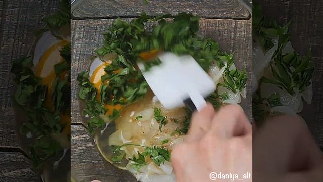 Как приготовить луковый пирог? | Легкий рецепт лукового пирога смотреть онлайн