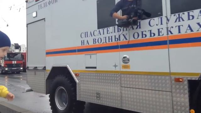 Парад техники 11.09.2016. Автомобили МЧС. смотреть онлайн