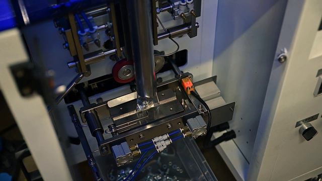 Фасовка метизов крепежа гаек болтов шайб шурупов металлических изделий по штучно смотреть онлайн