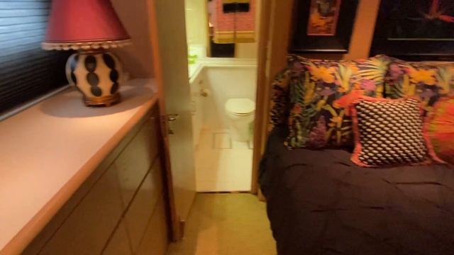 HATTERAS 70 SPORT DECK MOTOR YACHT смотреть онлайн