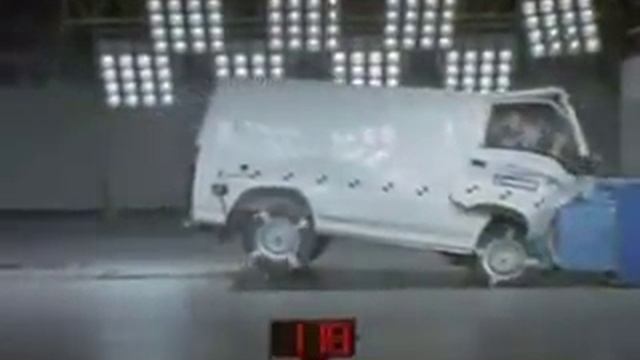 Crash Test 2006 - Present Mitsubishi L 300 / Express смотреть онлайн