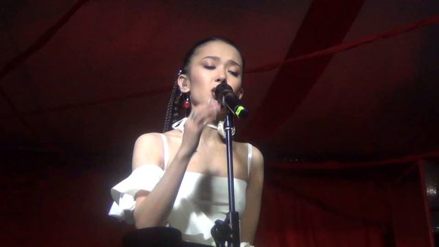 10.03.23 DEQUINE first solo concert - До утра (новая песня) смотреть онлайн