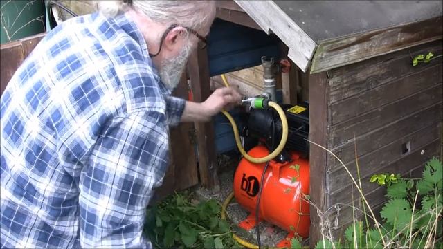 Pumpe im Garten repariert B1 / fixing the pump in our garden (with German comments) смотреть онлайн