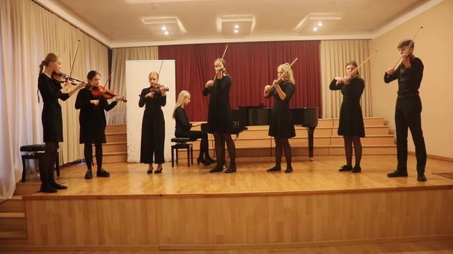 L. Van BEETHOVEN  MENUET In G- MajorG. KRAMER DANCING VIOLINIST