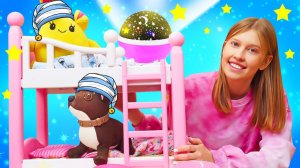 Ночевка у Шоколадки ✨ Играем в конструктор машинки. Видео для детей Как Мама про игрушки