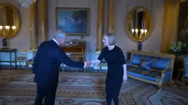 King Charles III has held his historic first audience with Prime.Карла III и новый премьер Лиз Трас смотреть онлайн