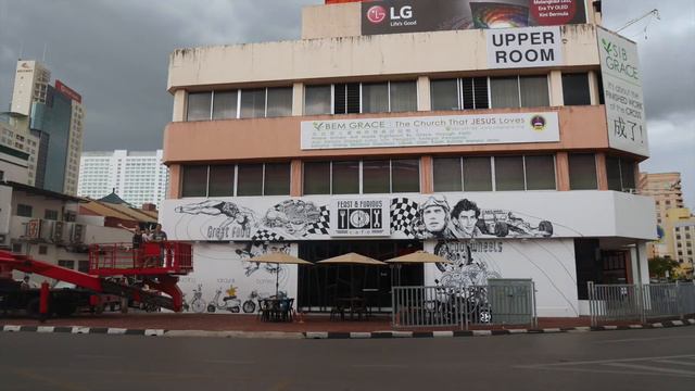 Painted Pandelela Rinong Mural on Feast & Furious Cafe Building Kuching | Artsy Daphy смотреть онлайн