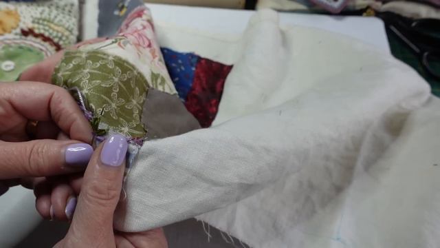 Combining Stitches to Make Beautiful Seams for Crazy Patchwork смотреть онлайн