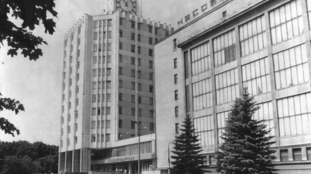 Часы Луч однострелочник. Мы никуда не спешим. смотреть онлайн