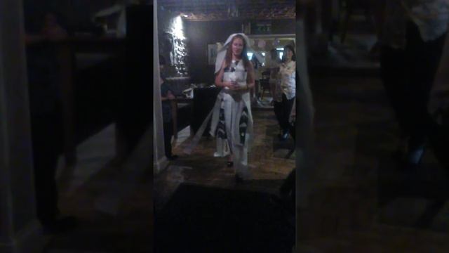 Hen party game designer wedding dress смотреть онлайн