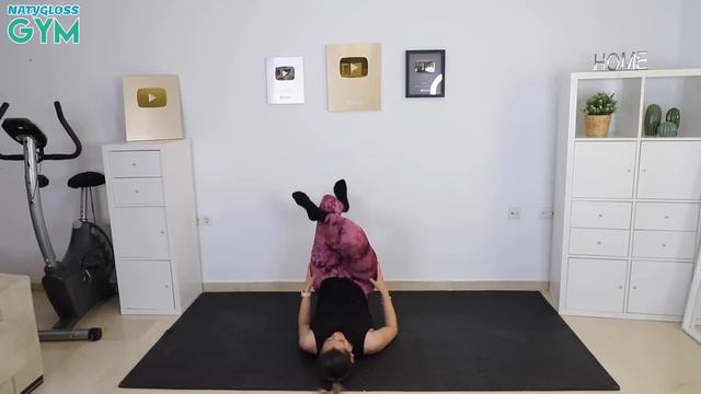 RUTINA PARA PIERNAS Y GLÚTEOS EN LA PARED | AUMENTA GLÚTEOS Y TONIFICA TUS PIERNAS | NatyGlossGym смотреть онлайн