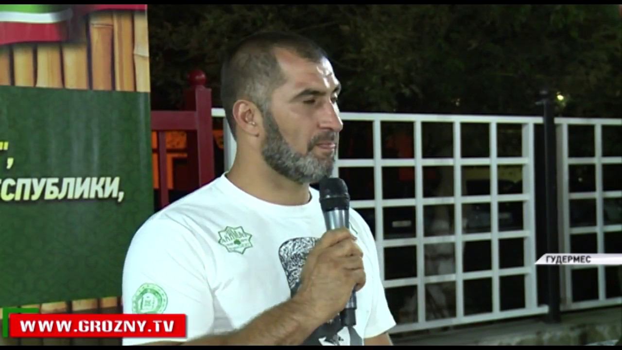 В Чечне прошли показательные поединки юных каратистов на призы Академии "Ахмат Ичигеки" смотреть онлайн