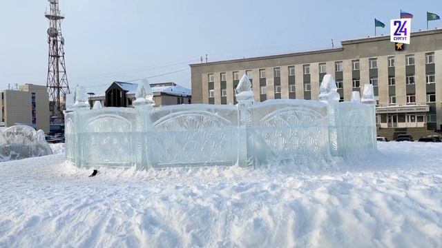 В Сургуте убрали елку с площади перед филармонией смотреть онлайн