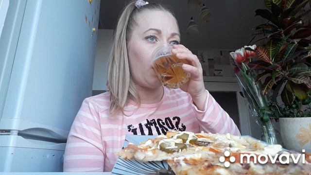 #мукбкнг#пицца# мукбанг, пицца , кто должен зарабатывать в семье ?