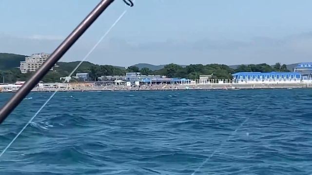 Сукко, Утриш, Морской клуб, вид с моря. Идём на морскую рыбалку ? Утриш опять горит?! смотреть онлайн