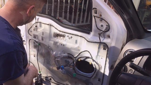 Door Panel Removal, 2004 thru 2008 Ford F-150 смотреть онлайн
