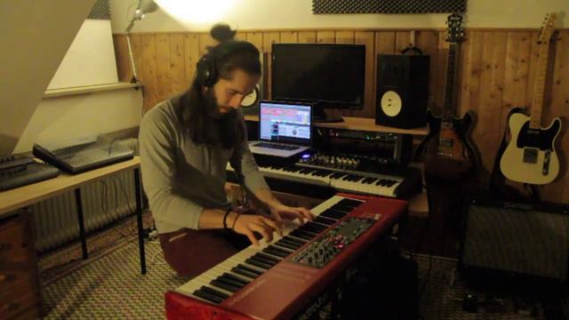 Convergent (Rhodes+Drums+Sampling-Pad) смотреть онлайн