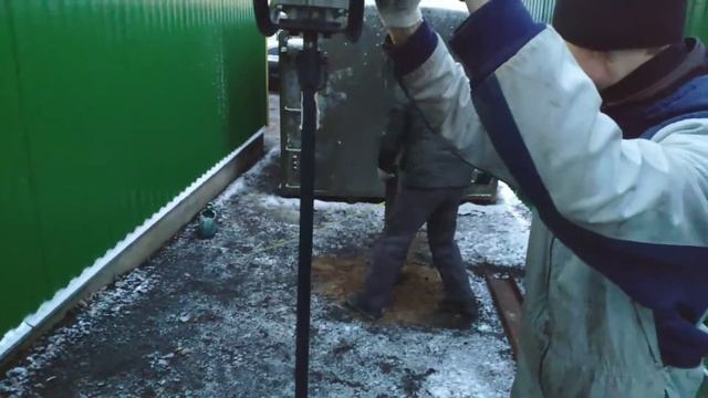 Незаменимый помощник. Китайский мотобур Champion 2T. смотреть онлайн