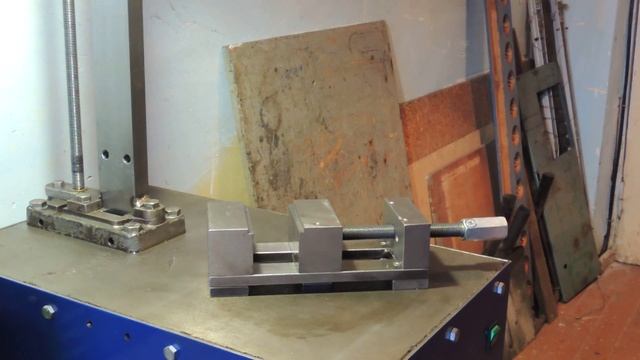 Машинные тиски для самодельного сверлильного станка смотреть онлайн