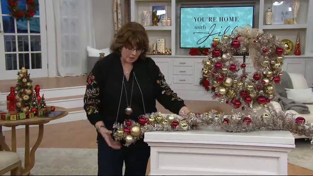 Red & Gold Vintage Ornament 22" Wreath or 4' Garland on QVC смотреть онлайн