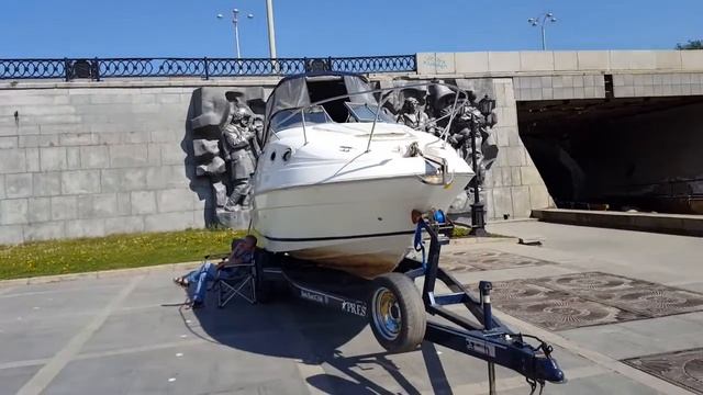 Круизный катер Регал 2465