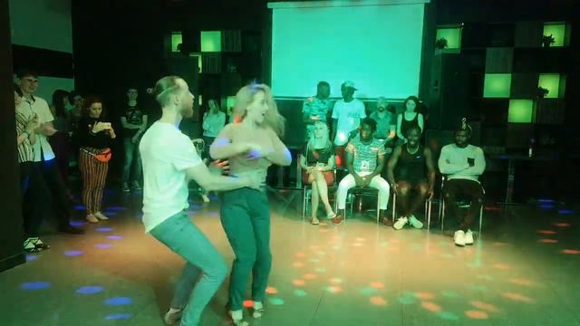 Традиционная кизомба. Олег Скоробогатов и Анастасия Шакирзянова. Мастерская танца Манэра, Казань смотреть онлайн