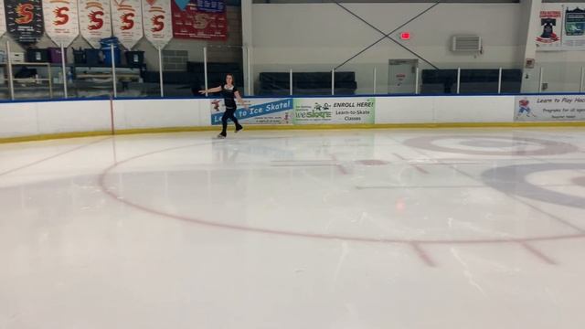 How To Do An Outside Spread Eagle in Figure Skates смотреть онлайн