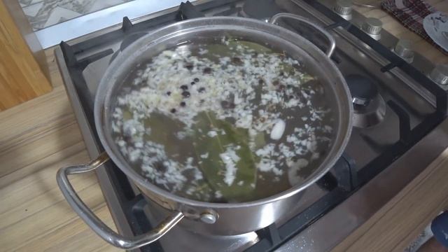 Как засолить сало в рассоле. Простой и вкусный рецепт сала. Подчеревок из Одессы. смотреть онлайн