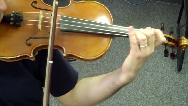 Perpetual Motion, 3rd phrase (bars 9-13), double notes смотреть онлайн