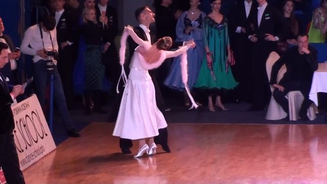 Танцевальные истории Minaev Aleksei & Minaeva Elena - Slow Waltz смотреть онлайн