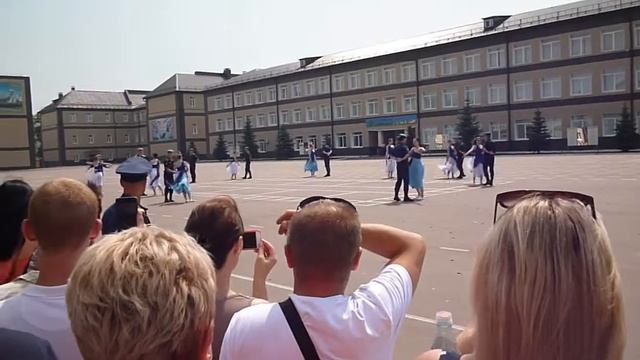 На выпускном в десантном училище 2019