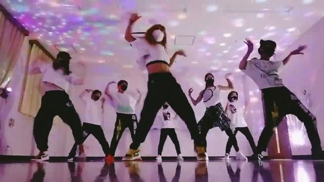 [ZUMBA] Warm Up // Part Time Lover // Stevie Wonder // 80's song // ズンバ // ウォームアップ// スティービーワンダー смотреть онлайн