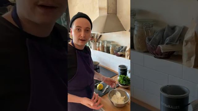 Recette#2 Falafels de lentilles vertes au persil & poireaux brulés au fromage de brebis Lucas Trico смотреть онлайн