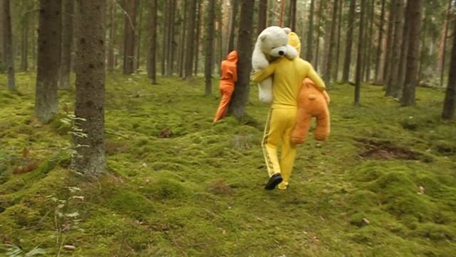 Orangegirl в лесу / Медведи и Девушка смотреть онлайн
