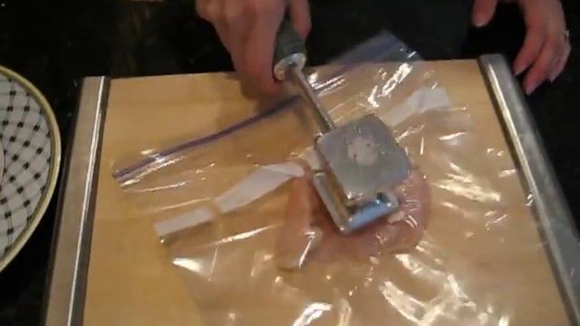 Groovy Grips: Meat Tenderizer смотреть онлайн