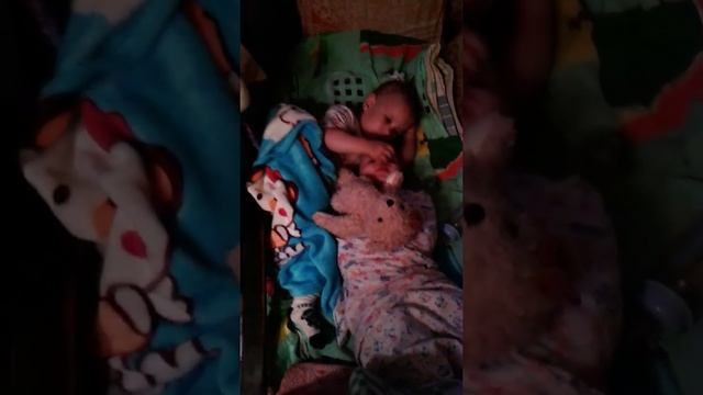 В саду. Ночуем. смотреть онлайн