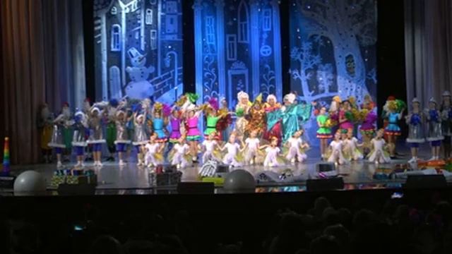 Новогоднее представление в ДК МАЗ_2017 смотреть онлайн