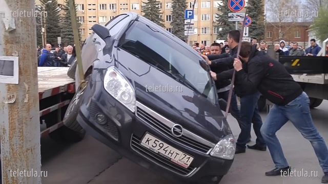 Эвакуатор уронил автомобиль смотреть онлайн