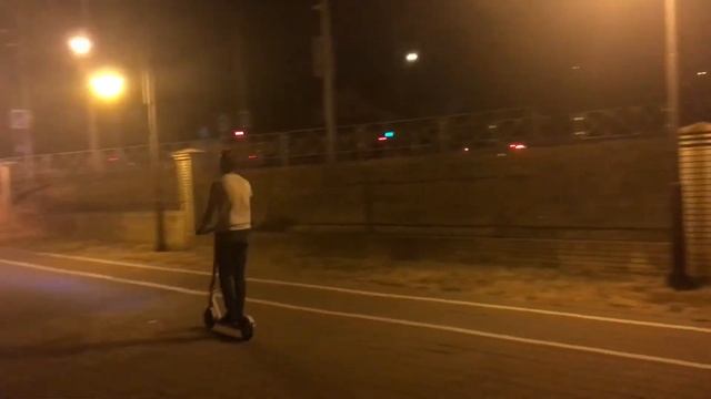 Ночные покатушки по Кубанонабережной на Mi electric Scooter m365 смотреть онлайн