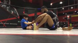 #Шпагат - #Растяжка  для #детей . Как салиться на шпагат . @muhammad_jr70 @ayd_mma