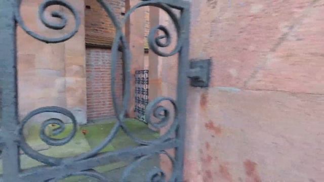 Могила Иммануила Канта в Калининграде. смотреть онлайн