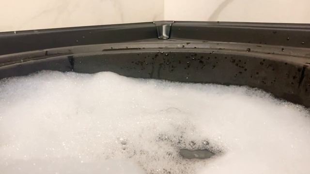 Игрушечные машинки хот вилс падают в воду - Машинки для детей смотреть онлайн