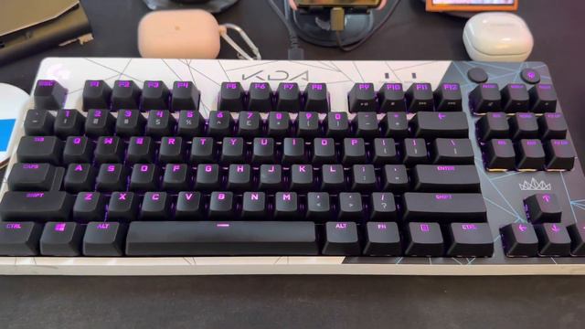 Meu Teclado mecânico gamer Logitech k/DA Edição League of Legends KDA смотреть онлайн