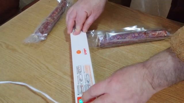 Вакуумируем гладкие пакеты в простом вакууматоре смотреть онлайн