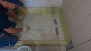 Укладка мозаики на пол душевого поддона!