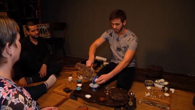 Благовещенец раскрывает секреты китайской чайной церемонии и учит медитировать смотреть онлайн