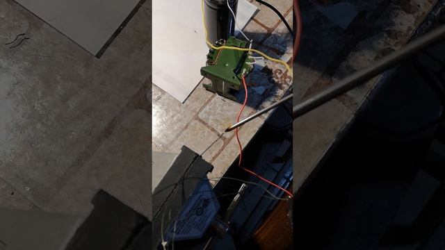 Самодельная мини-сварка из четыреx деталей смотреть онлайн